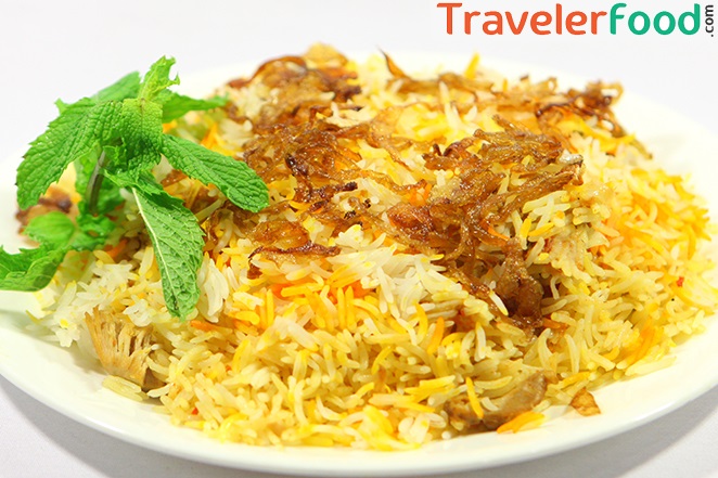Get the best Chicken Biriyani by the veteran chefs of TravelerFood